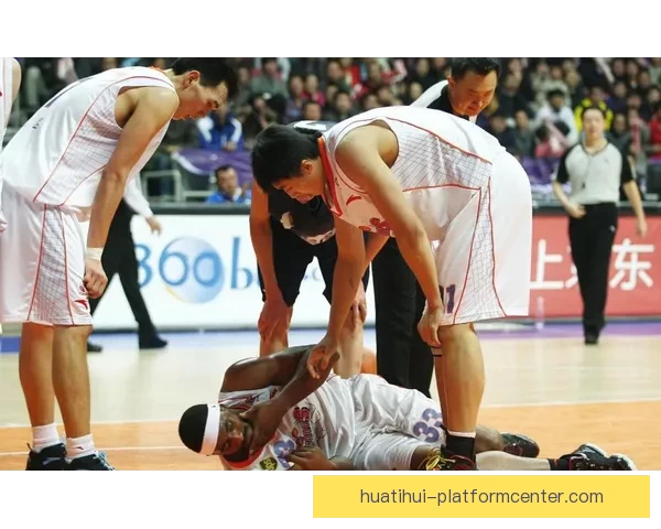 灰熊球员克拉克遭刑事调查拘留赛季伤情成关注焦点